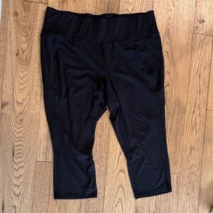 Livi Active Midnight Black Ankle Pants